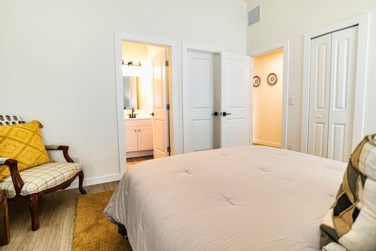 Holiday home New In Quiet Community Near Historic