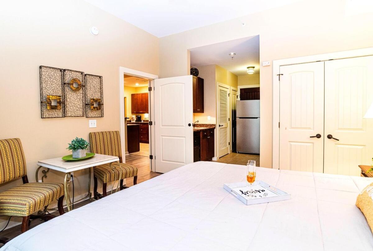 3 King Beds And Balcony With Preserve View Holiday home *