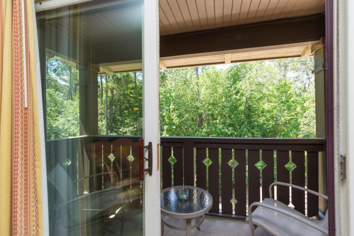 Holiday home 3 King Beds And Balcony With Preserve View