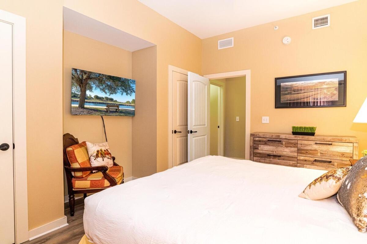 3 King Beds And Balcony With Preserve View *
