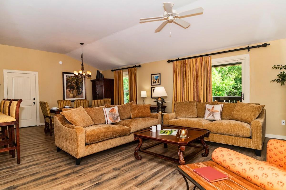 3 King Beds And Balcony With Preserve View Holiday home