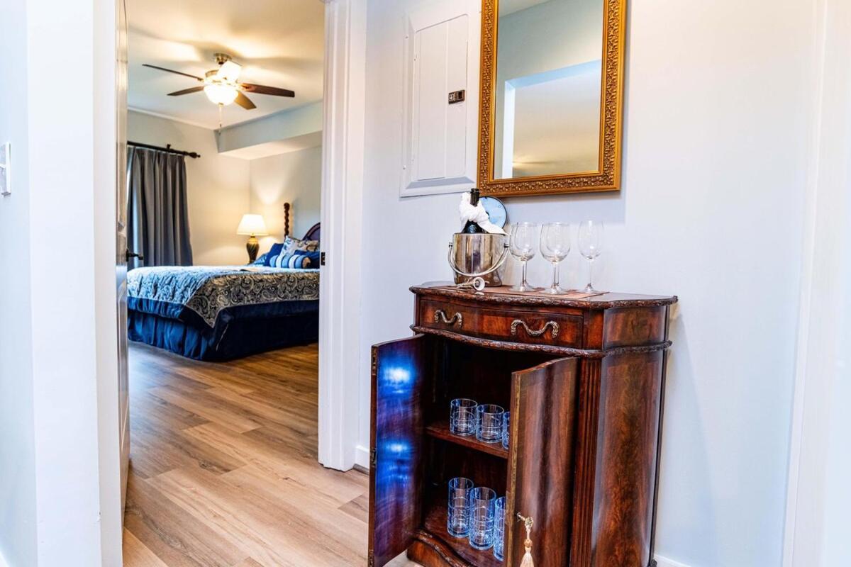 Amazing 1 Bedroom W Private Balcony New Floors And Serene Views Holiday home *
