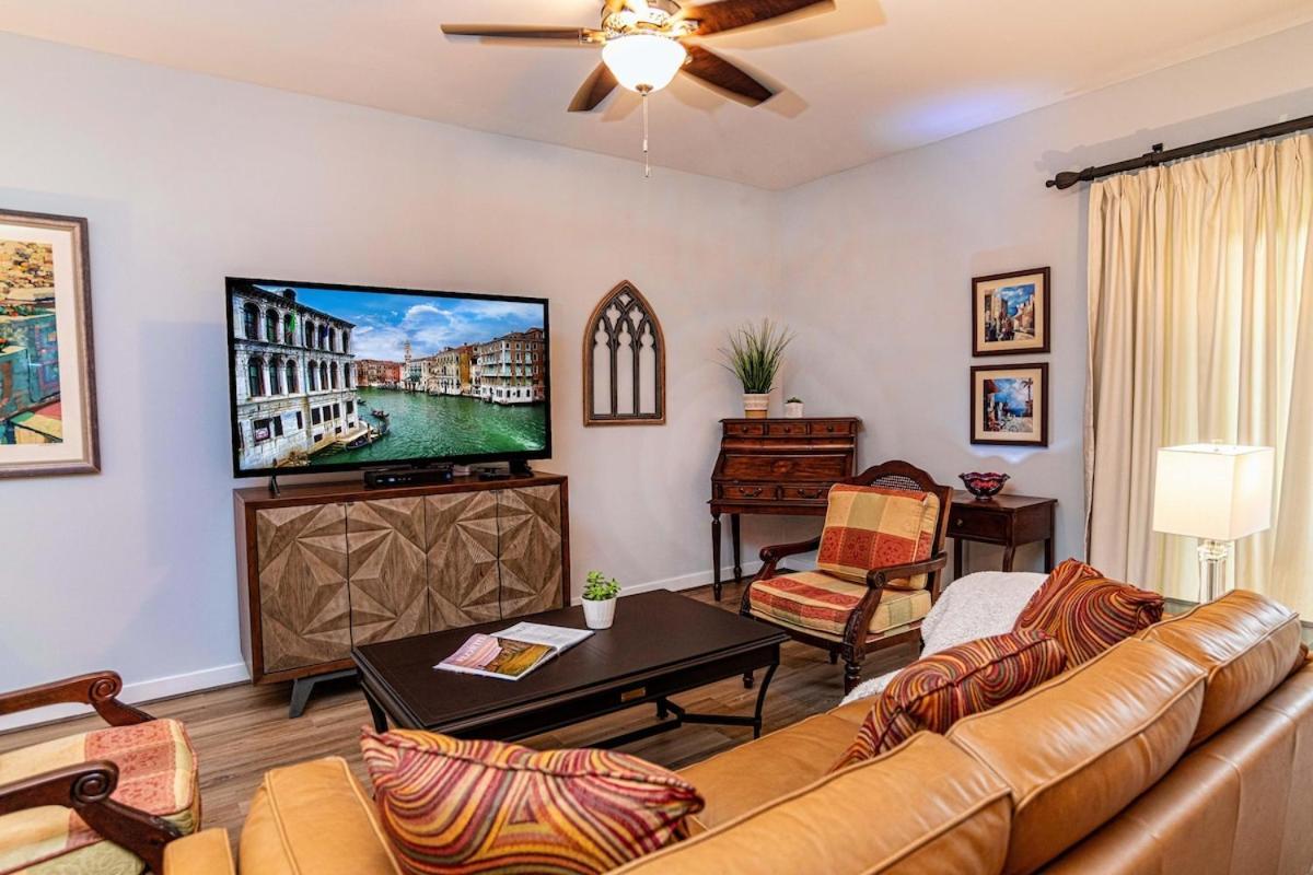 Amazing 1 Bedroom W Private Balcony New Floors And Serene Views *
