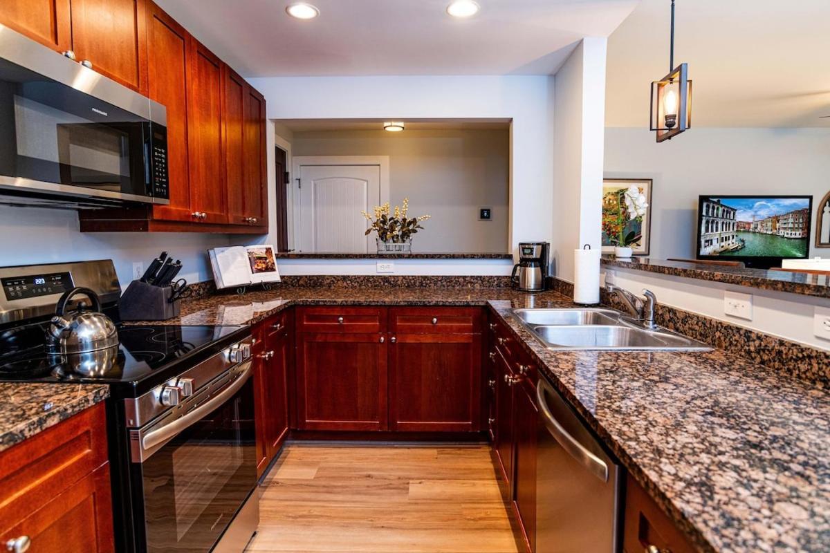 Amazing 1 Bedroom W Private Balcony New Floors And Serene Views
