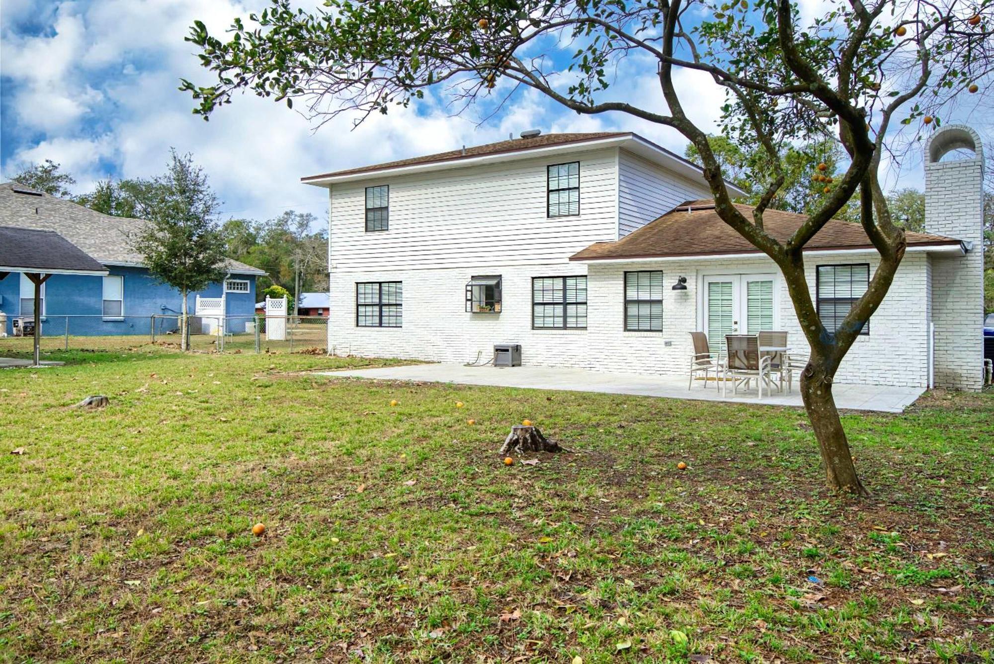 Luxury Retreat Near Night Of Lights & Holiday home
