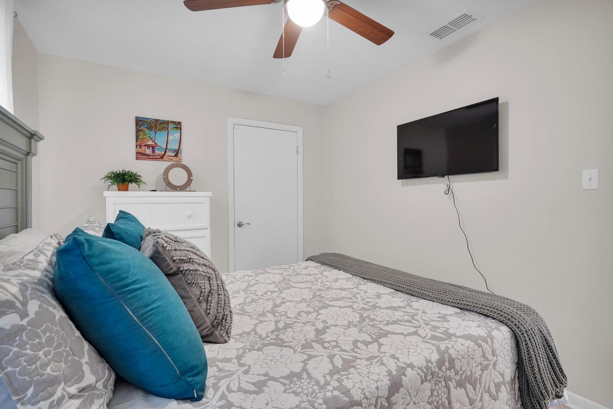 Eternal Summer With Pool Sleeps 9 Guests * St. Augustine