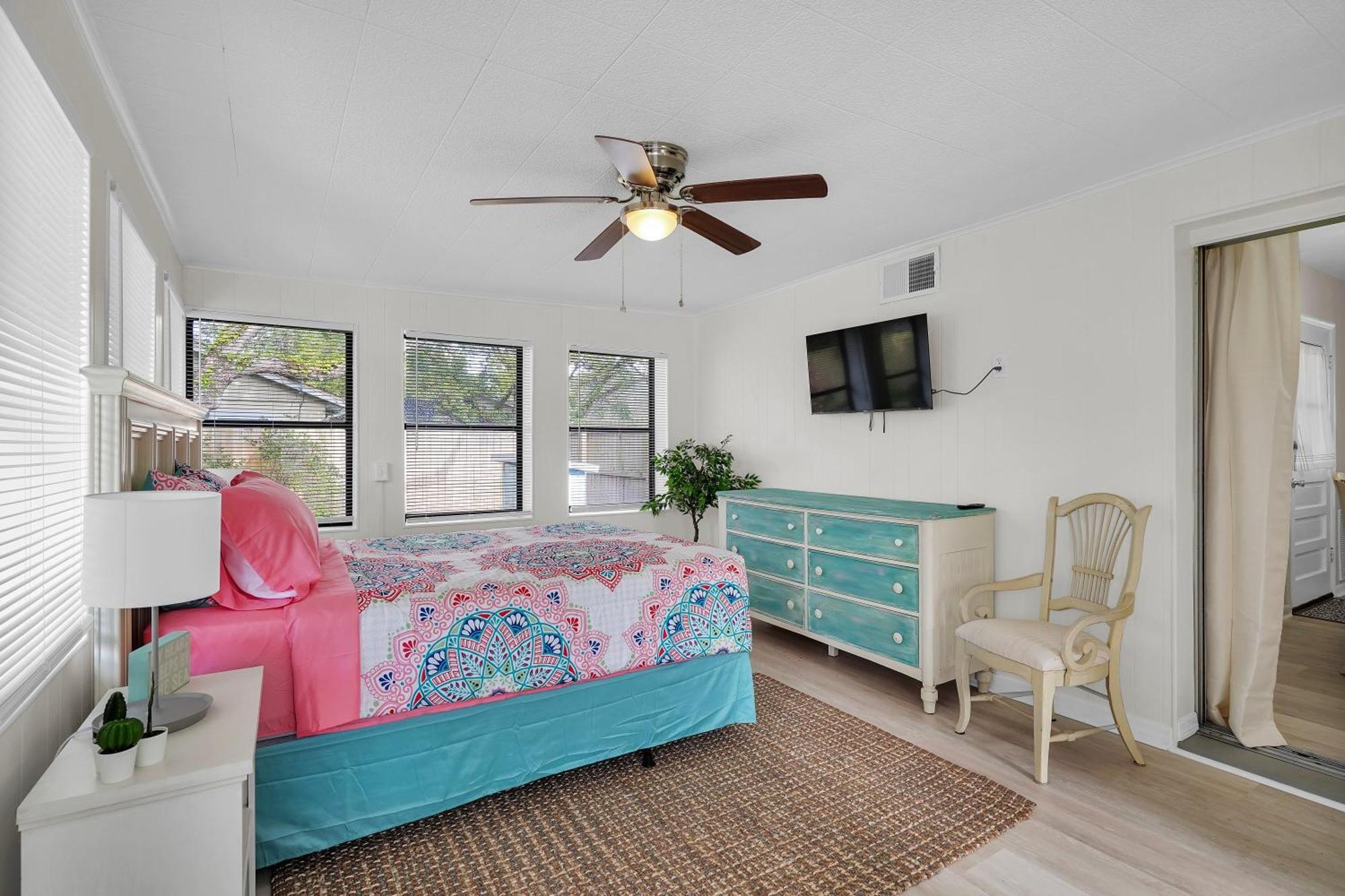Eternal Summer With Pool Sleeps 9 Guests St. Augustine