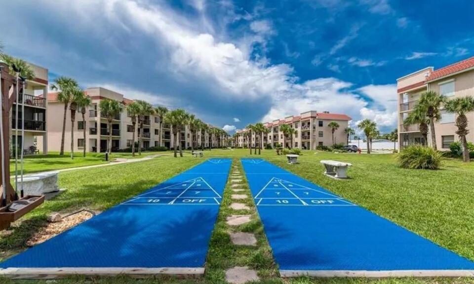 Apartment Oceanside Complex M33 1 Bed 1 Bath Heated Pool