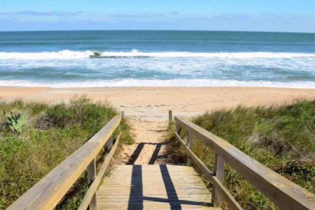 Oceanside Complex M33 1 Bed 1 Bath Heated Pool Apartment St. Augustine