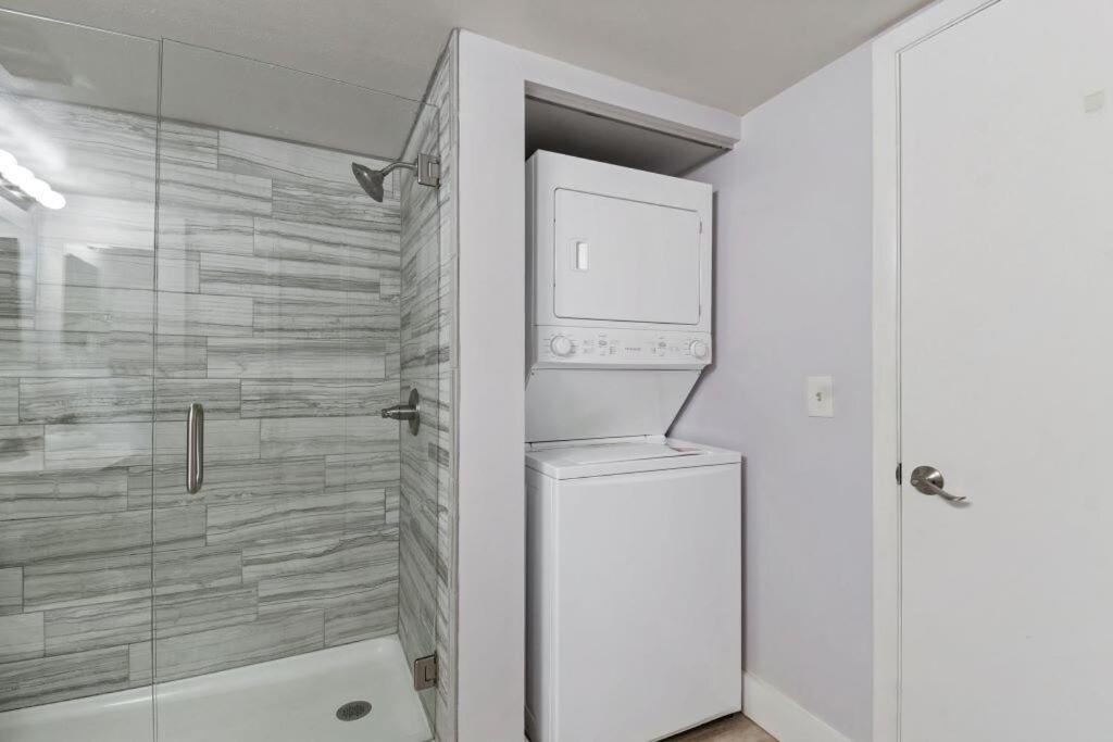 Apartment Oceanside Complex M33 1 Bed 1 Bath Heated Pool *