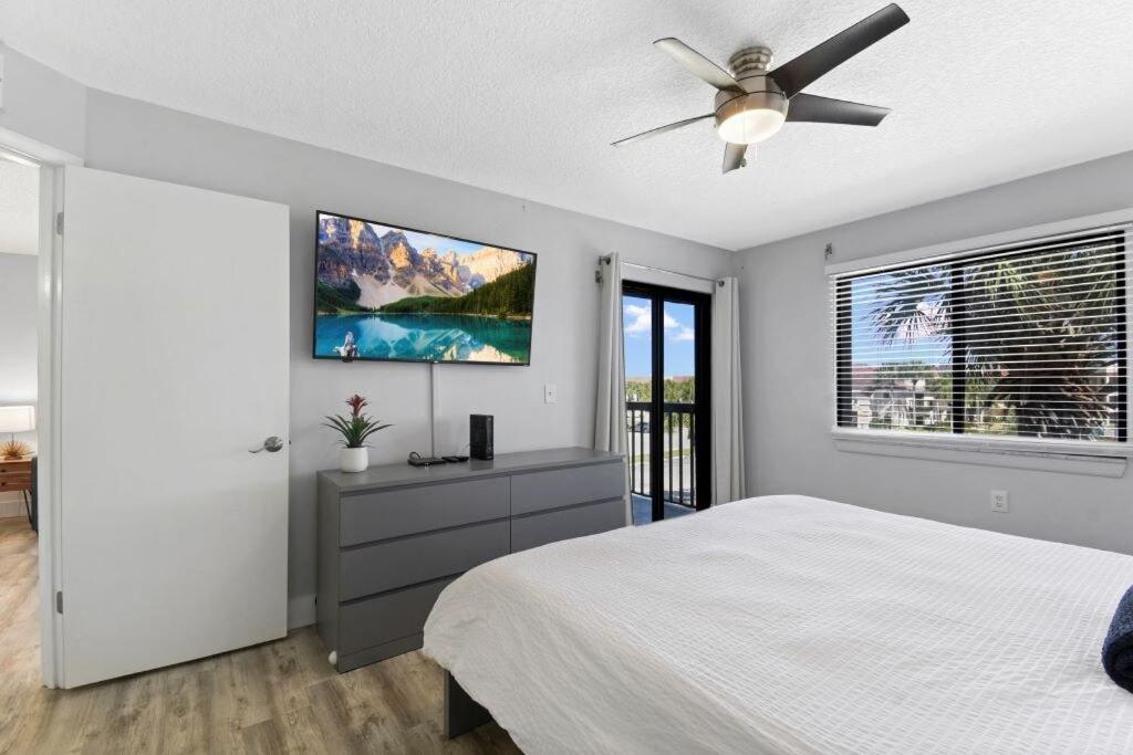 Apartment Oceanside Complex M33 1 Bed 1 Bath Heated Pool