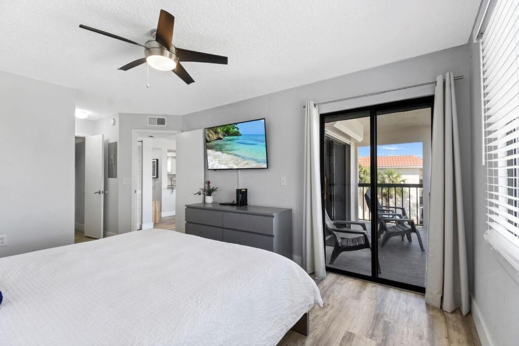 Oceanside Complex M33 1 Bed 1 Bath Heated Pool *