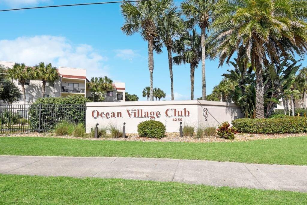 Oceanside Complex M33 1 Bed 1 Bath Heated Pool Apartment *