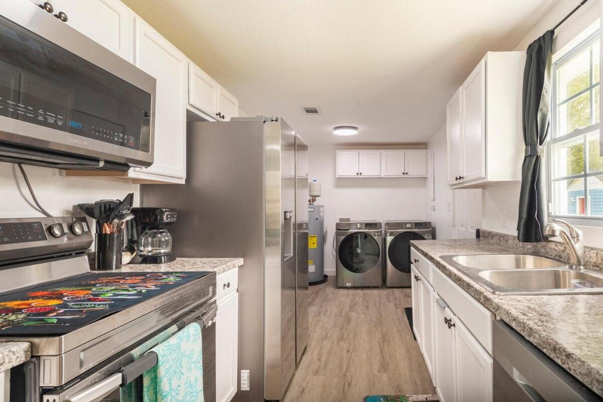 St Augustine 3 Bdr Petfriendly Fully Fenced Backyard