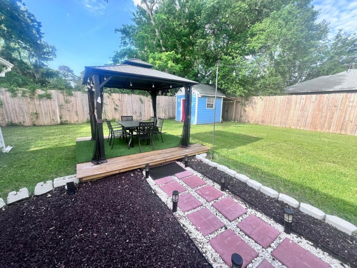 St Augustine 3 Bdr Petfriendly Fully Fenced Backyard Holiday home *