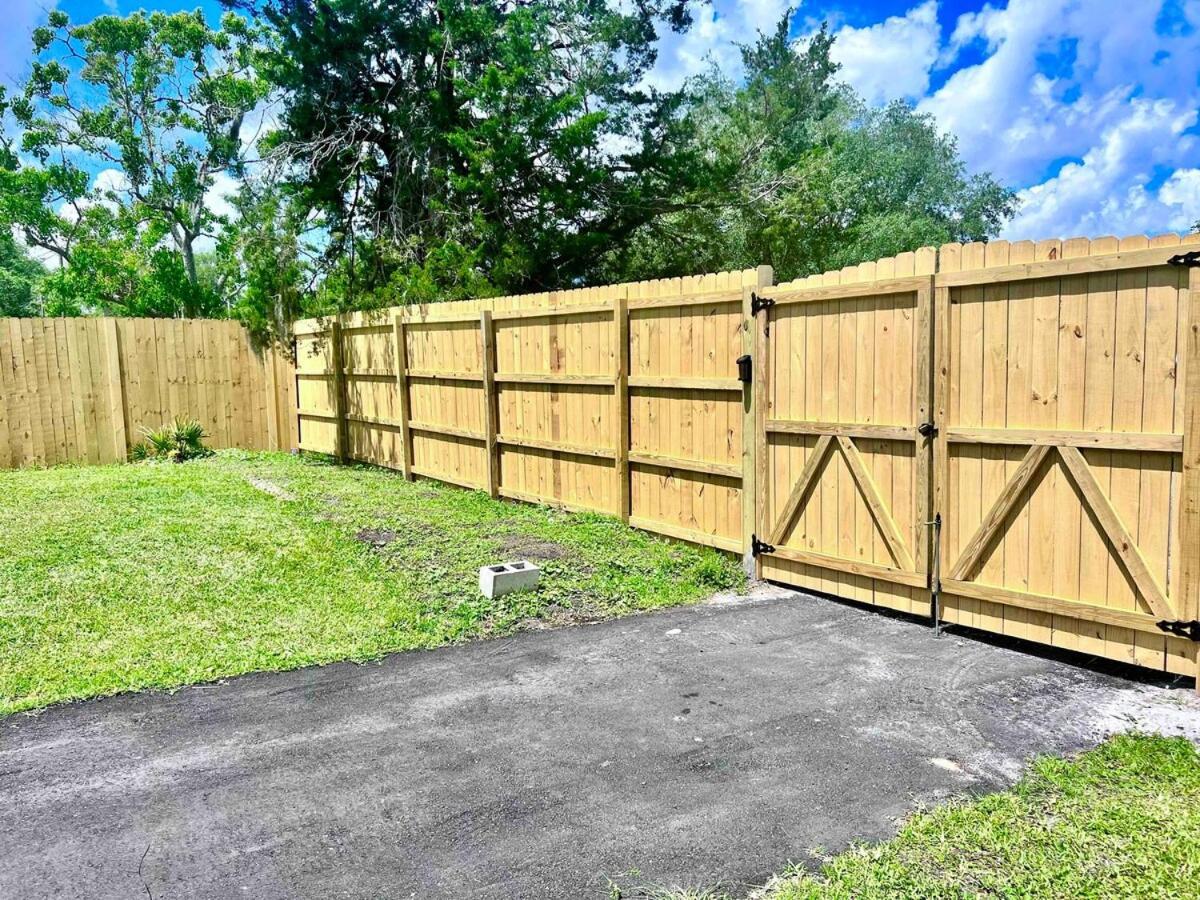 St Augustine 3 Bdr Petfriendly Fully Fenced Backyard St. Augustine