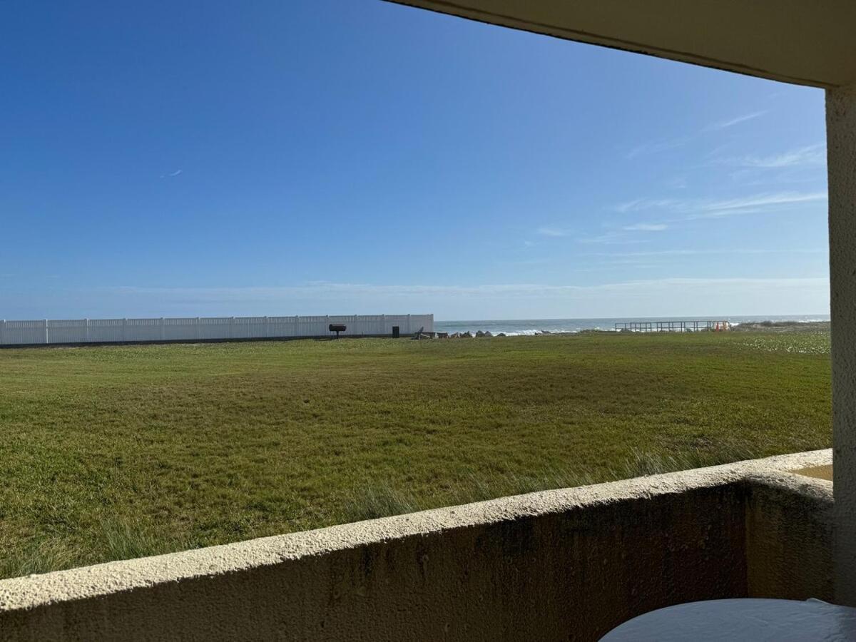 Apartment Ocean Front With Pool Ground Floor