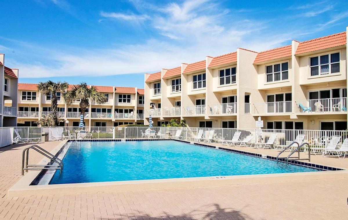 Ocean Front With Pool Ground Floor