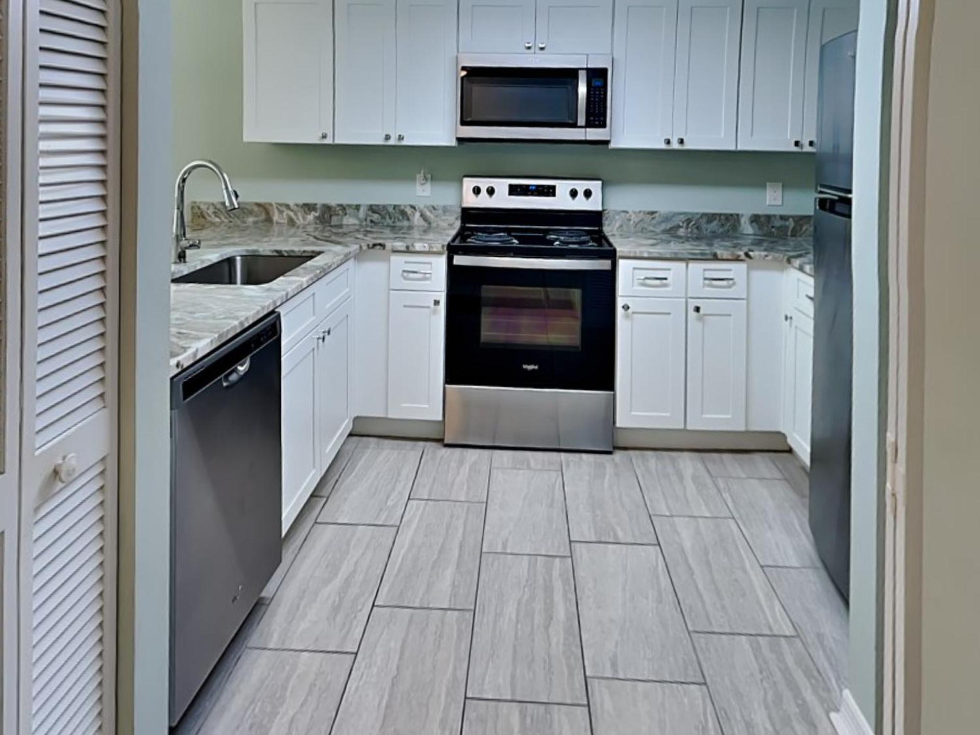 Apartment Ocean Village Club J14 *