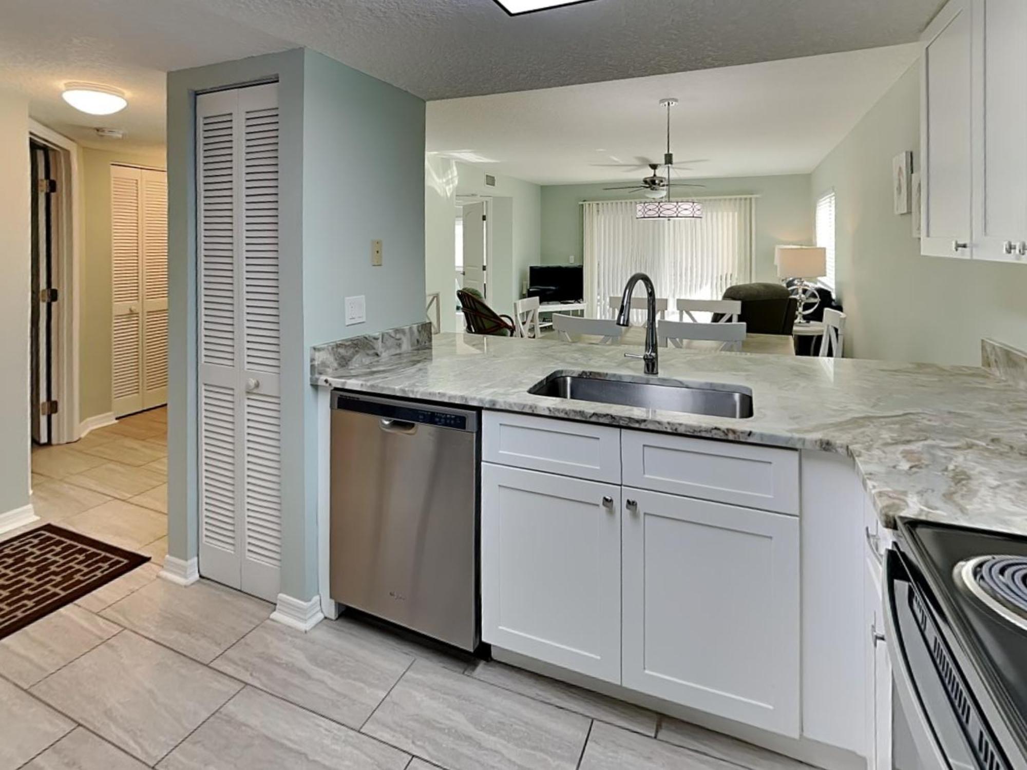 Ocean Village Club J14 Apartment