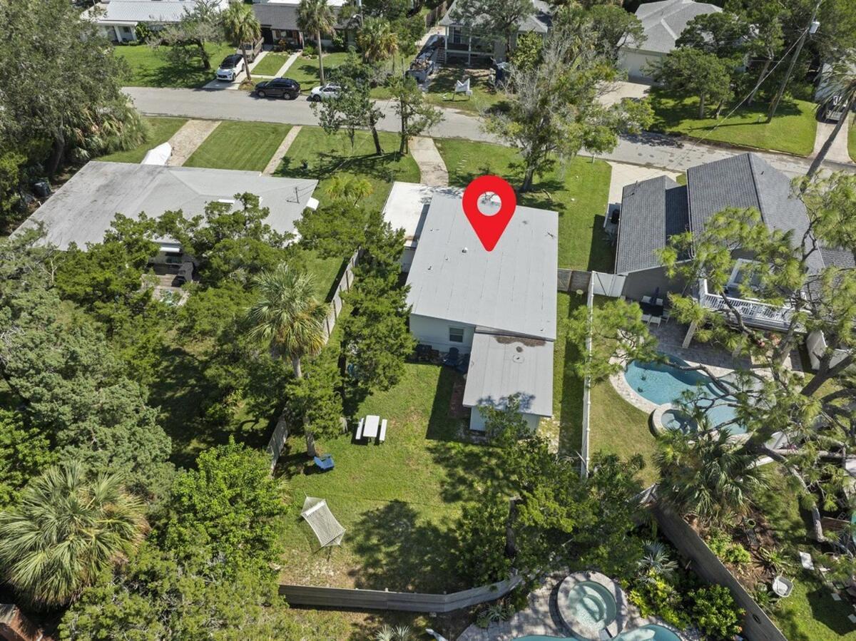 Island - Ideal Location! *
