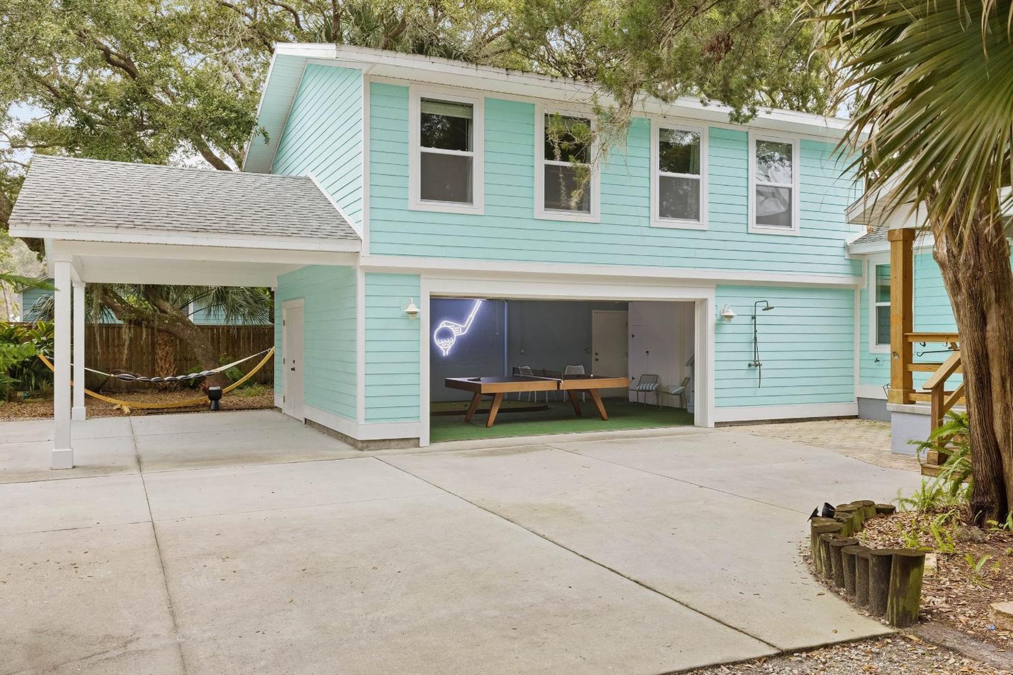 Holiday home Haven Hidden Grove Buyout 2 Homes - Walk To Hot Tub Game Deck