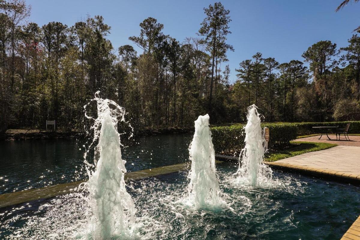 Lagoon Side W Fenced Patio Comm Pool & Hot Tub 5102s Holiday home