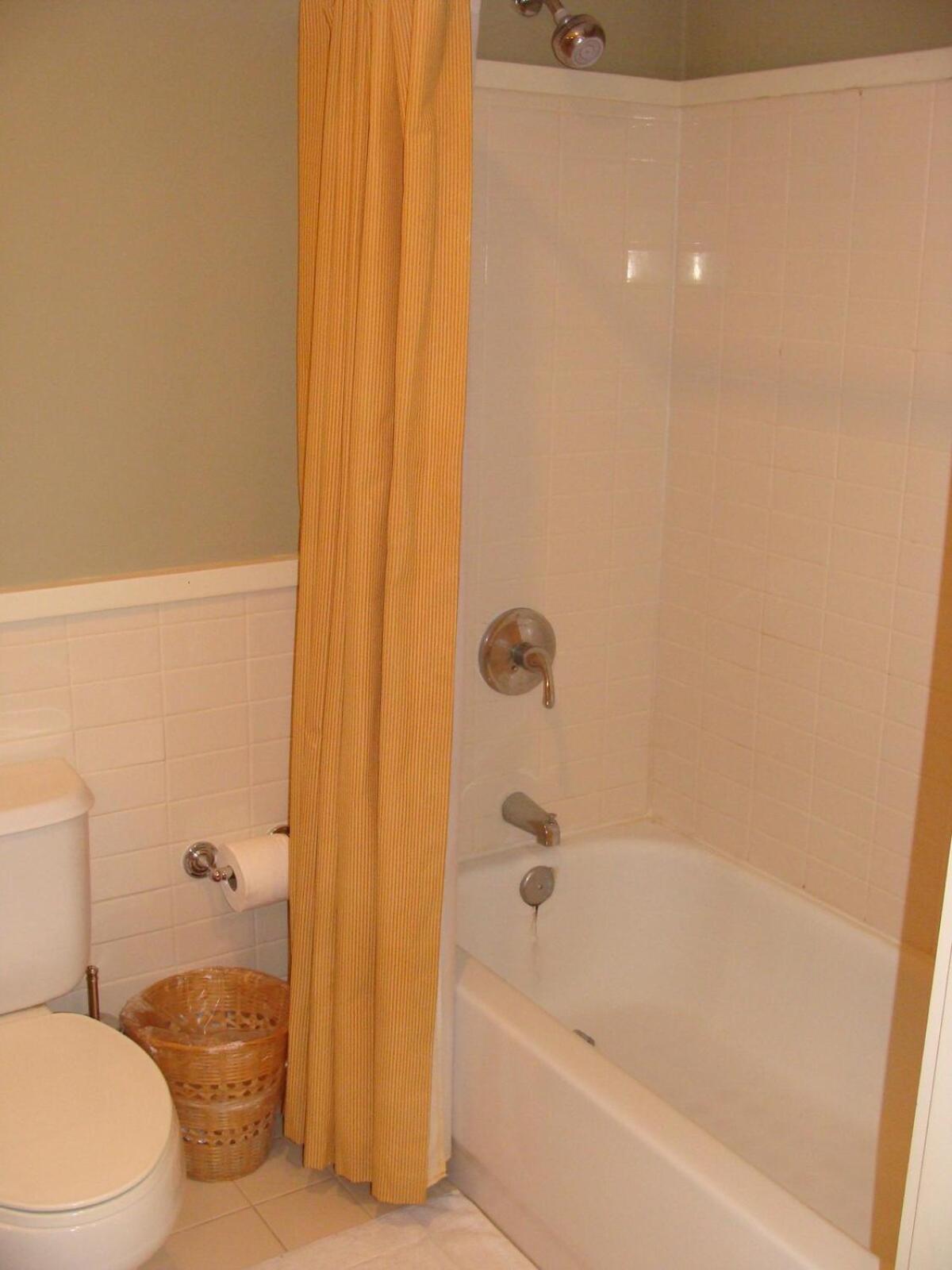 Lagoon Side W Fenced Patio Comm Pool & Hot Tub 5102s