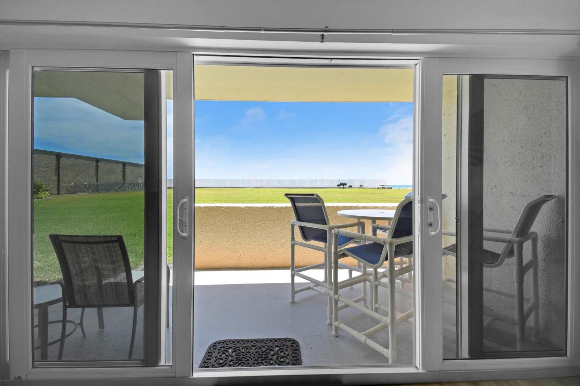 Ocean Front With Pool Ground Floor *