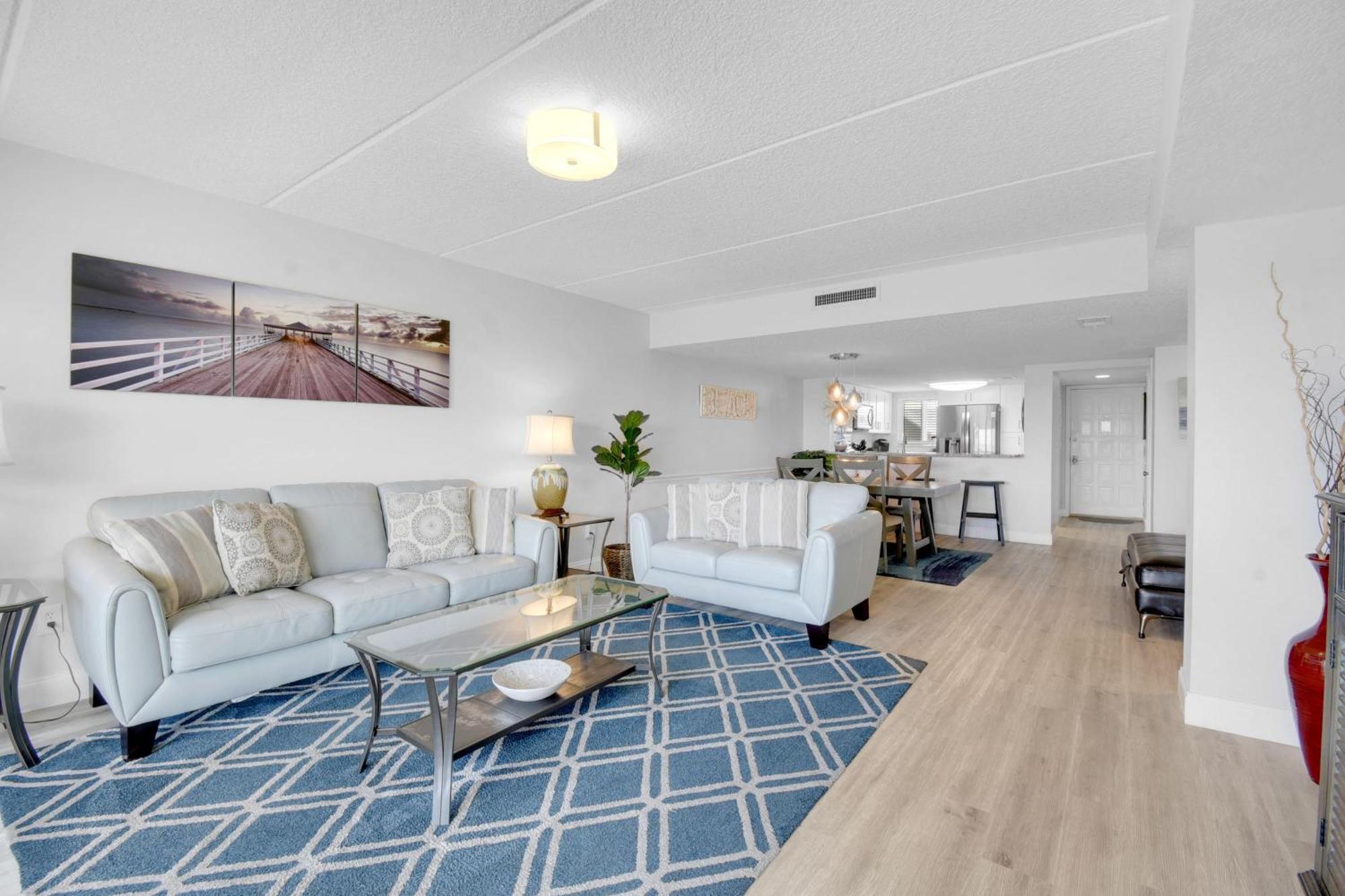 Ocean Front With Pool Ground Floor Apartment *