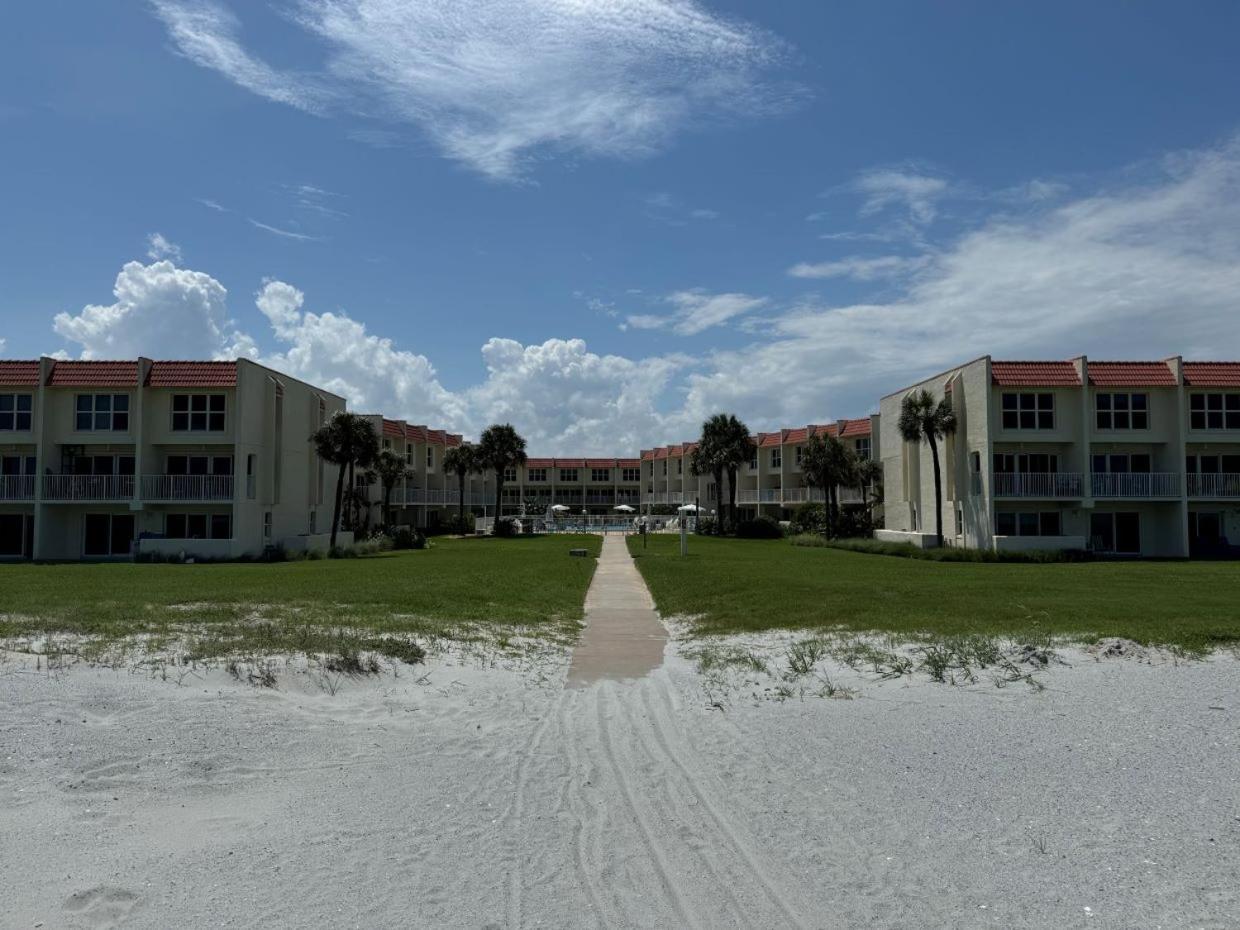Ocean Front With Pool Ground Floor Apartment