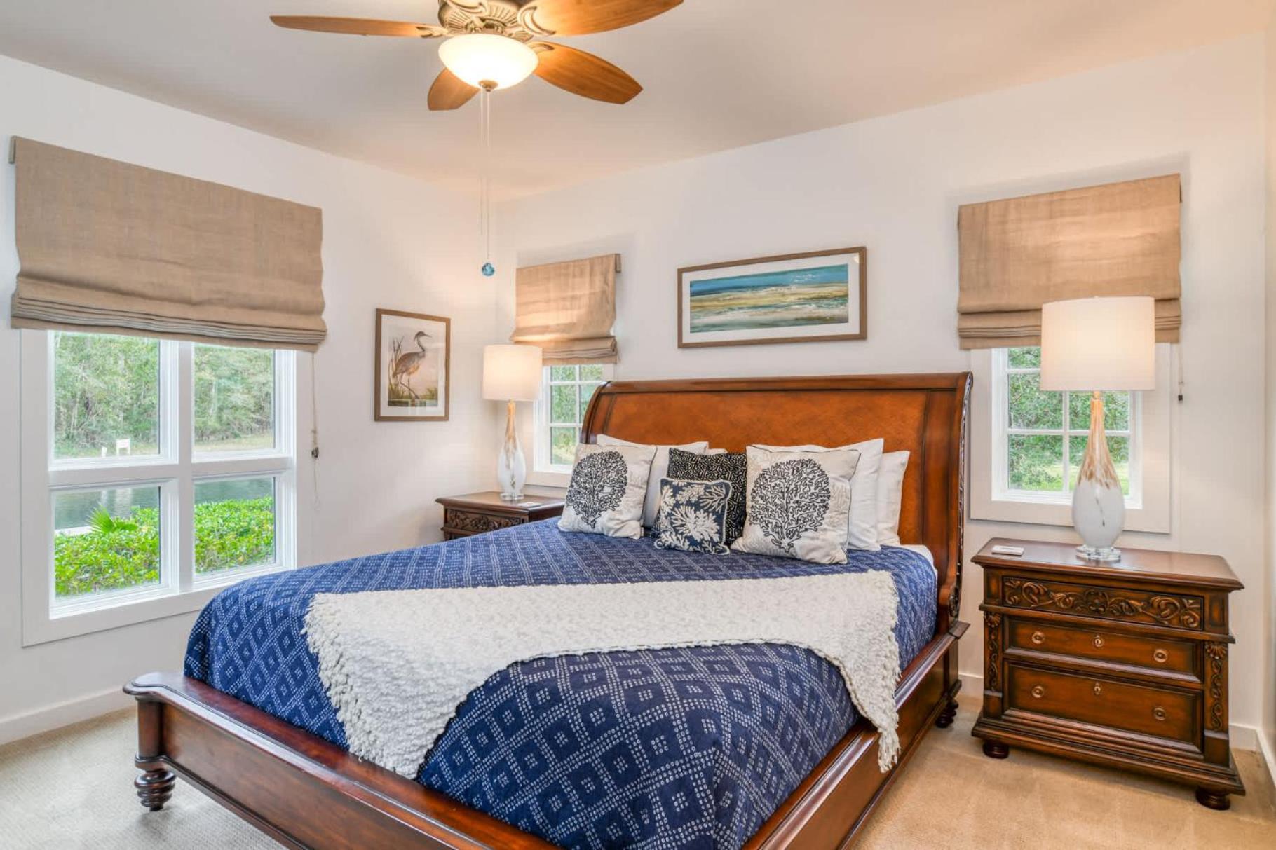 3 Bedroom Lagoon Front With Hard Surface Floors 5109p3