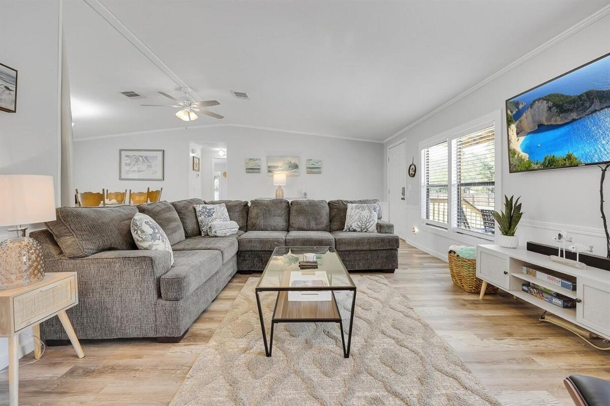 Treasure 3 Min To The 3bed 2bath Pr