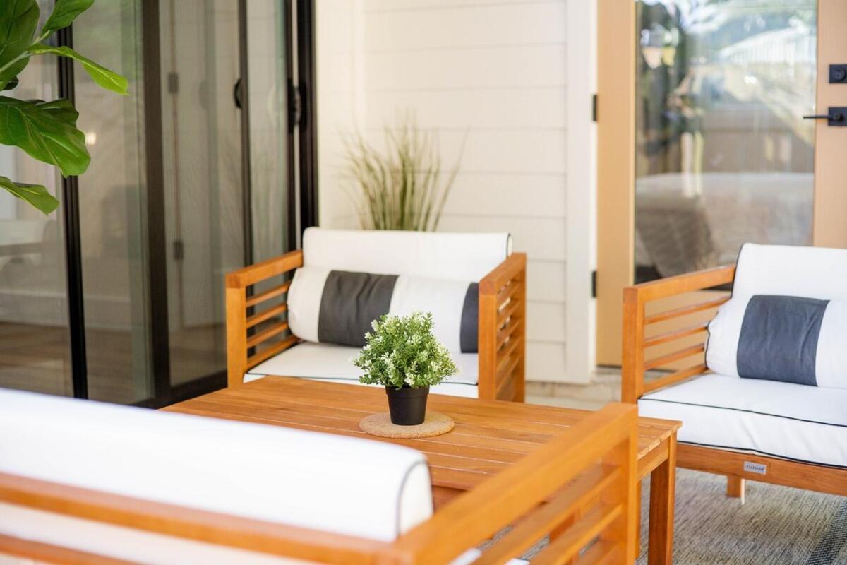Holiday home New Coastal 3br Retreat - 1 Mile To Historic Downtown, Short Drive To Beach, Waffle Bar And Patio