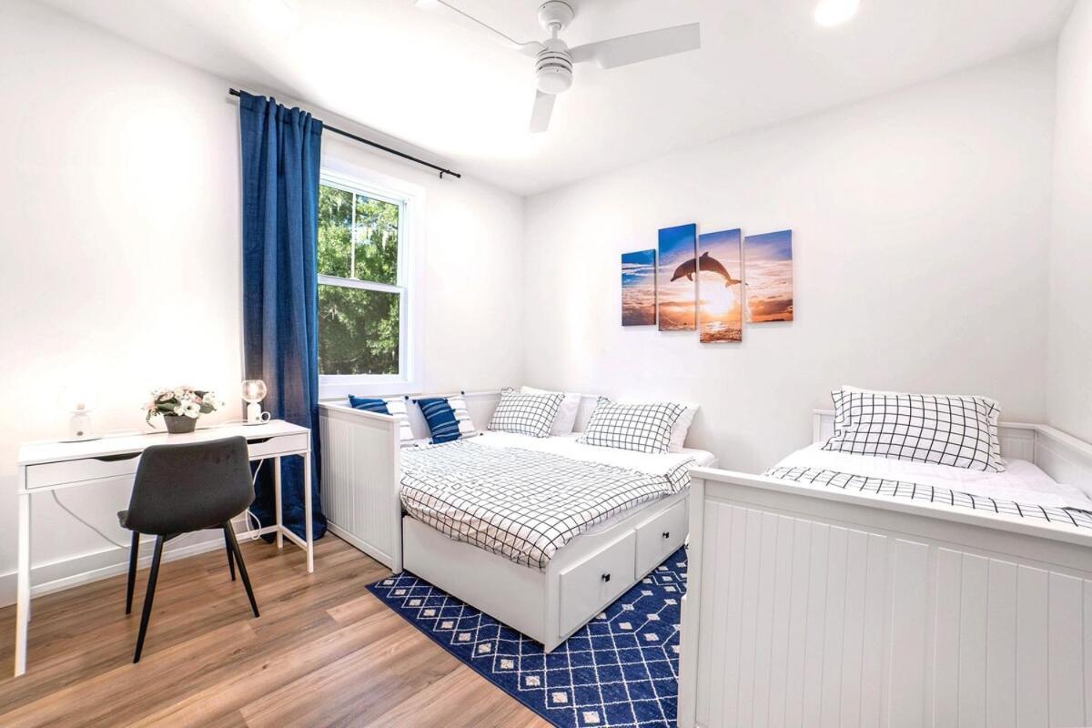 New Coastal 3br Retreat - 1 Mile To Historic Downtown, Short Drive To Beach, Waffle Bar And Patio Holiday home *