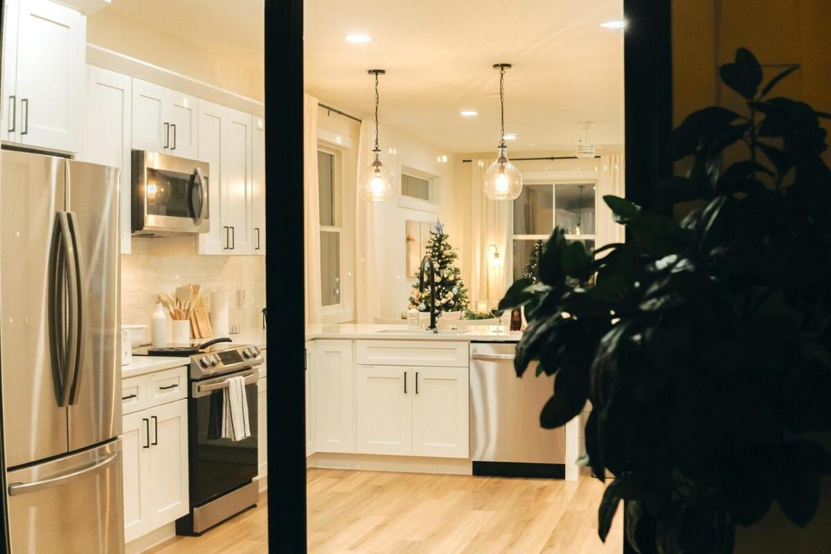 New Coastal 3br Retreat - 1 Mile To Historic Downtown, Short Drive To Beach, Waffle Bar And Patio * St. Augustine