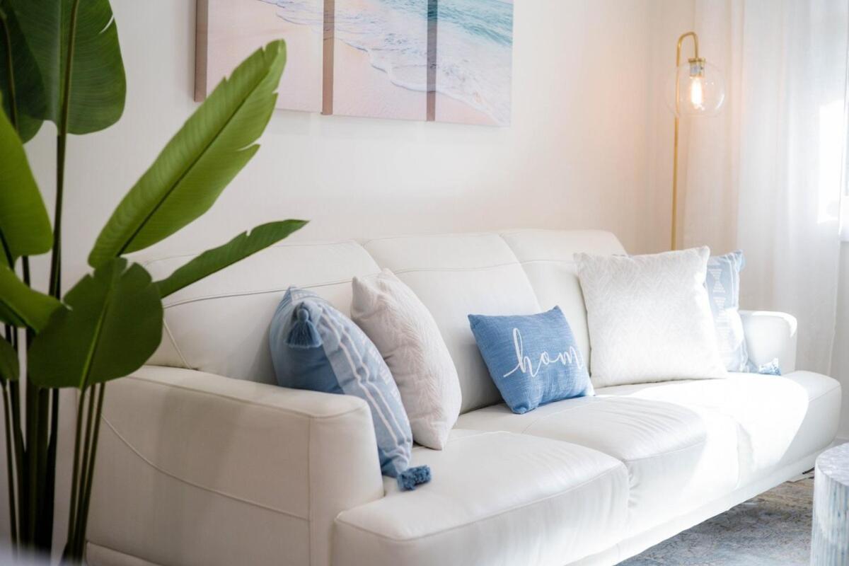 New Coastal 3br Retreat - 1 Mile To Historic Downtown, Short Drive To Beach, Waffle Bar And Patio Holiday home *