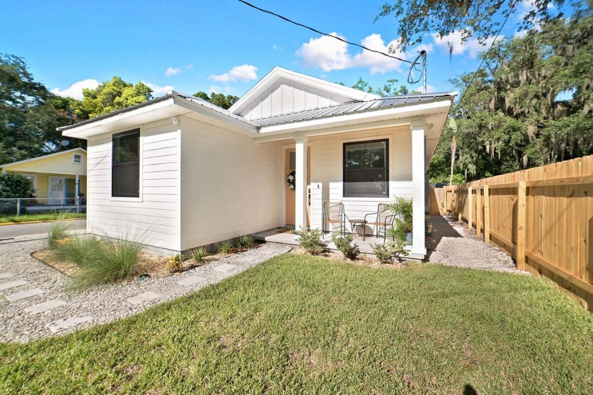 Holiday home New Coastal 3br Retreat - 1 Mile To Historic Downtown, Short Drive To Beach, Waffle Bar And Patio St. Augustine