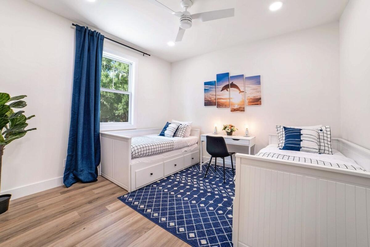 Holiday home New Coastal 3br Retreat - 1 Mile To Historic Downtown, Short Drive To Beach, Waffle Bar And Patio St. Augustine