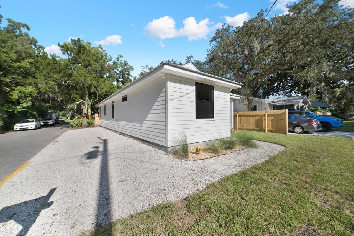 Holiday home New Coastal 3br Retreat - 1 Mile To Historic Downtown, Short Drive To Beach, Waffle Bar And Patio *