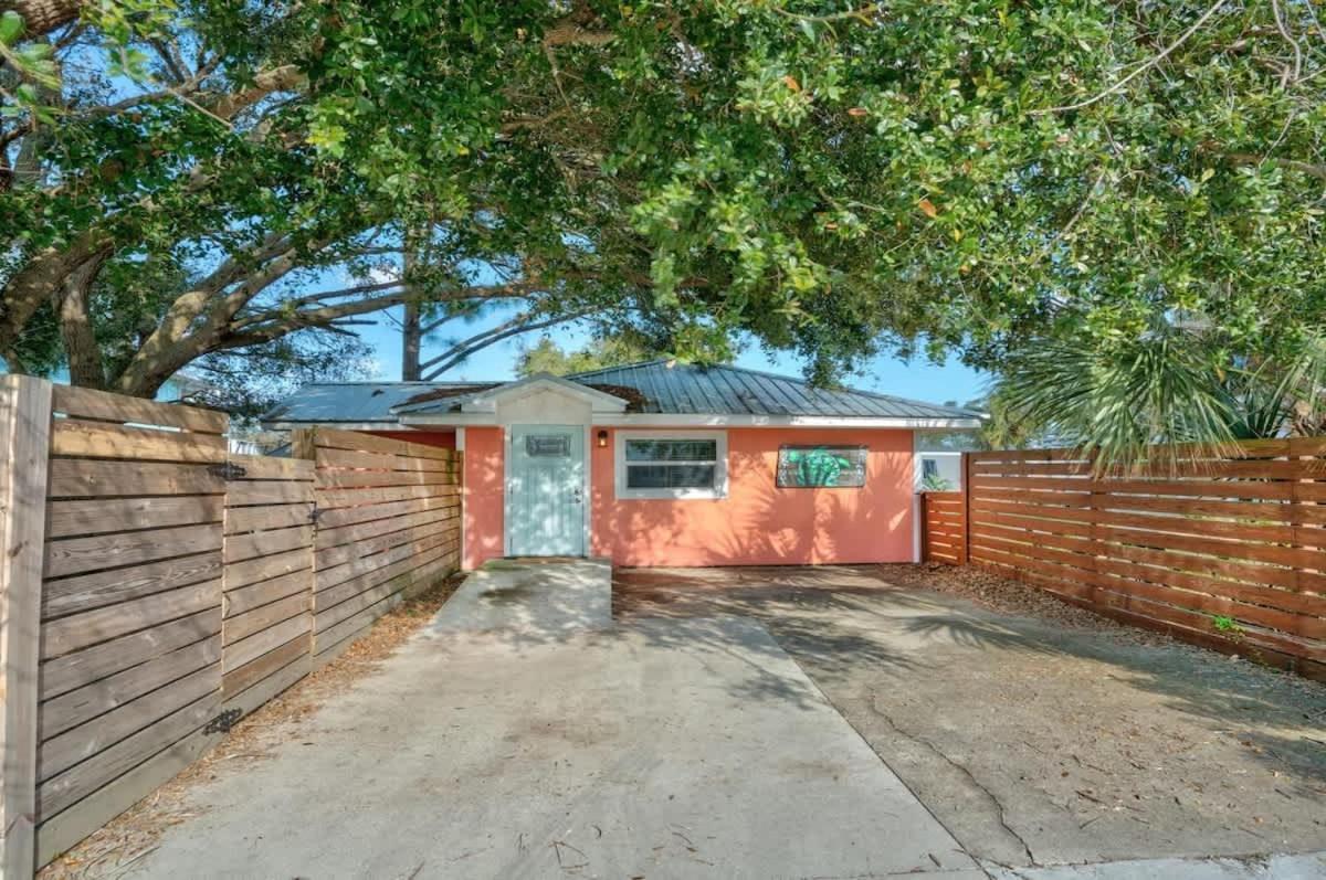 Coral Cottage, Stylish On Canal, Walkable To Beach, Private Parking * St. Augustine