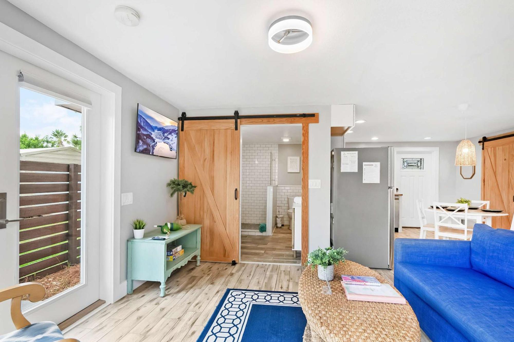 Coral Cottage, Stylish On Canal, Walkable To Beach, Private Parking Apartment St. Augustine