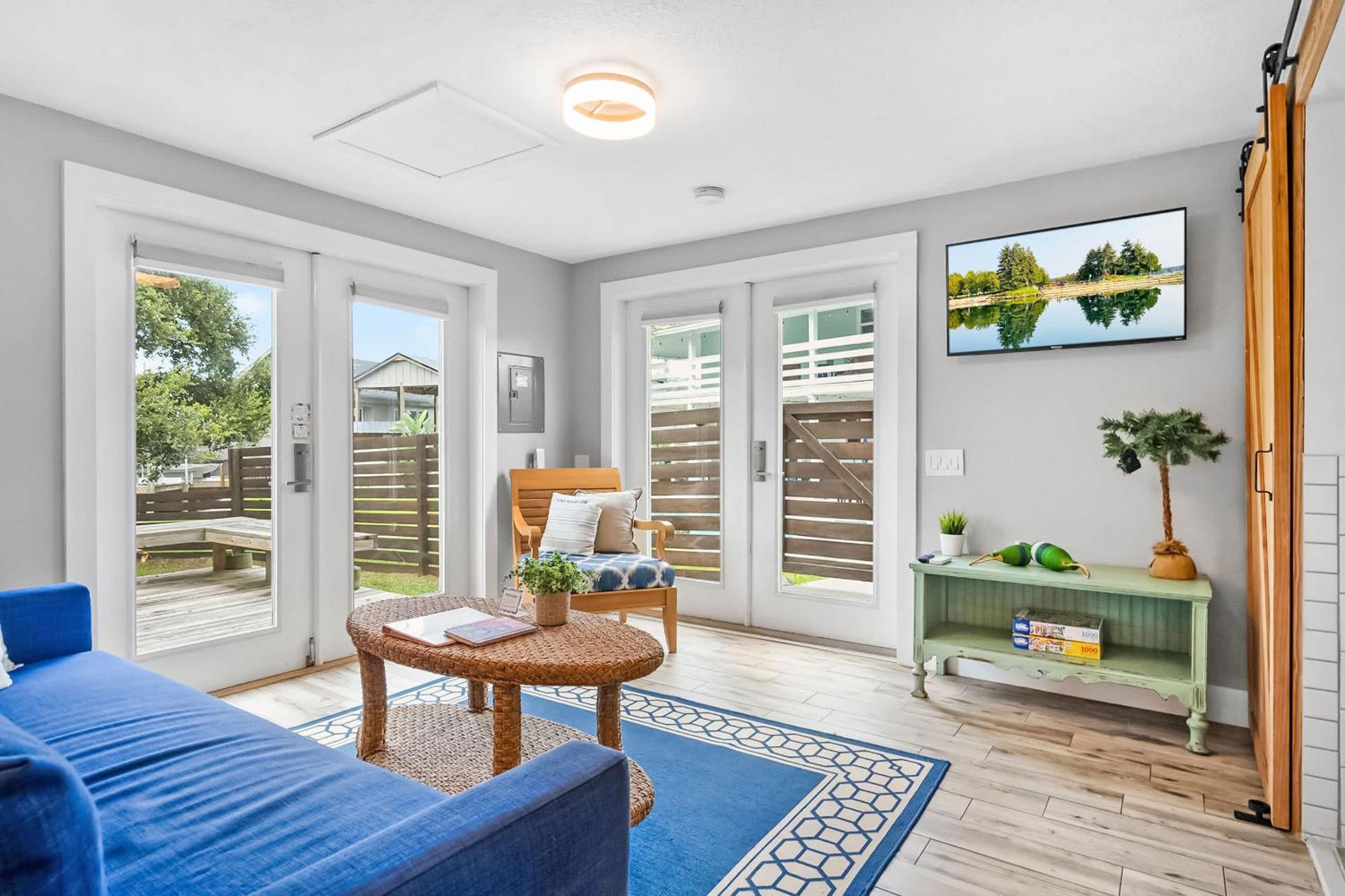 Coral Cottage, Stylish On Canal, Walkable To Beach, Private Parking * St. Augustine