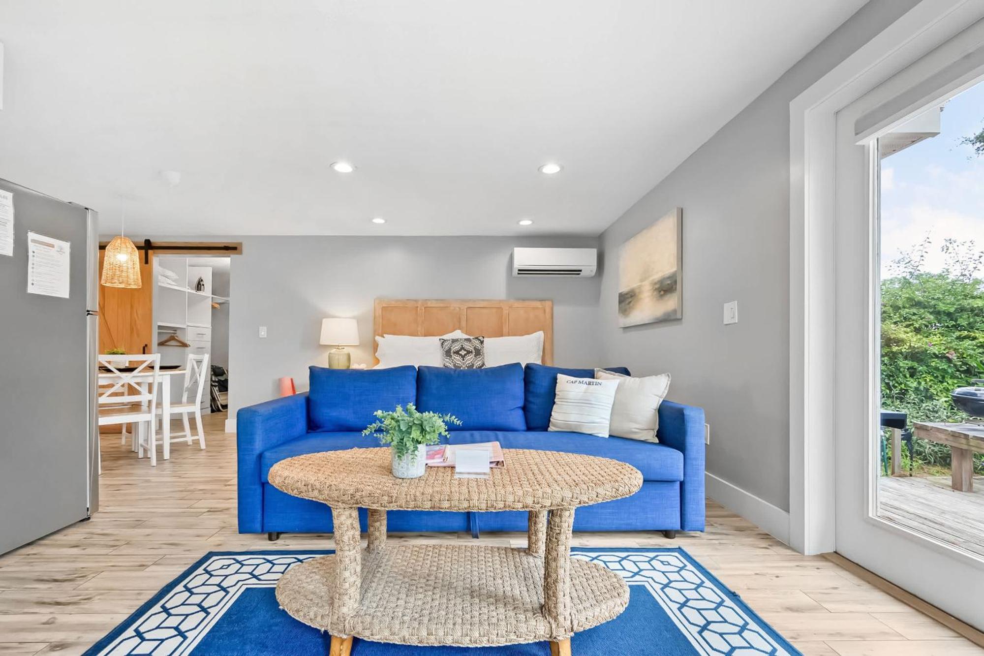Apartment Coral Cottage, Stylish On Canal, Walkable To Beach, Private Parking