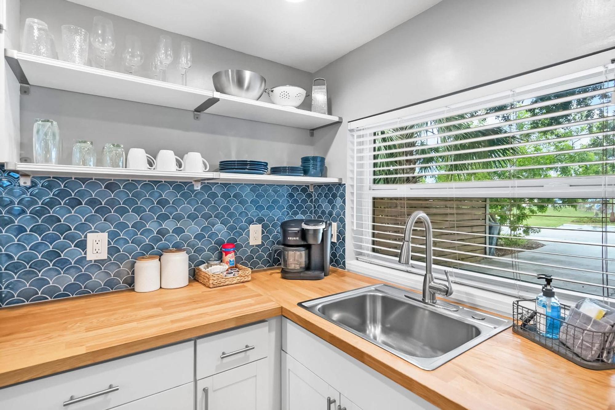 Coral Cottage, Stylish On Canal, Walkable To Beach, Private Parking * St. Augustine
