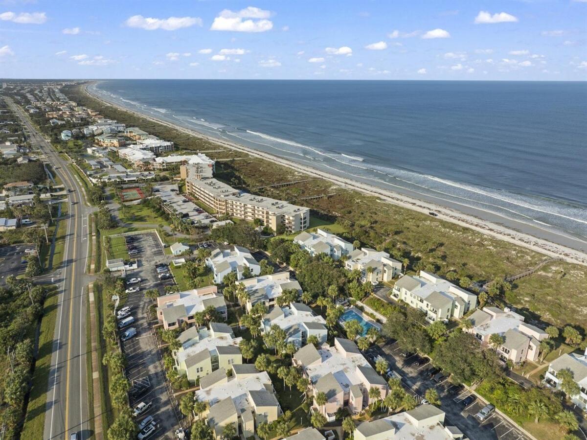 Beachfront Getaway 2br-2ba Apartment St. Augustine