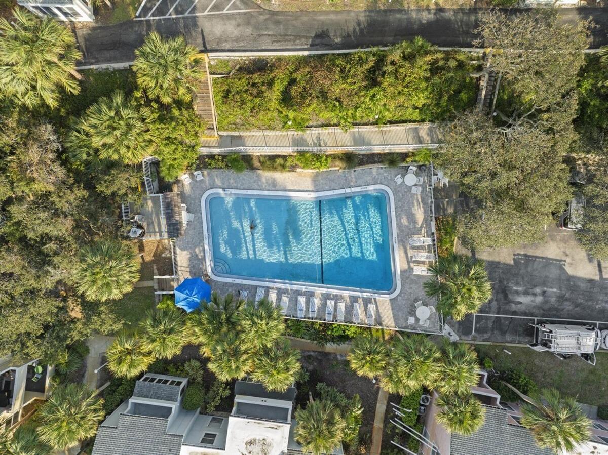 Beachfront Getaway 2br-2ba *
