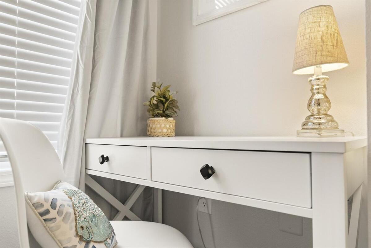 Apartment Beachfront Getaway 2br-2ba