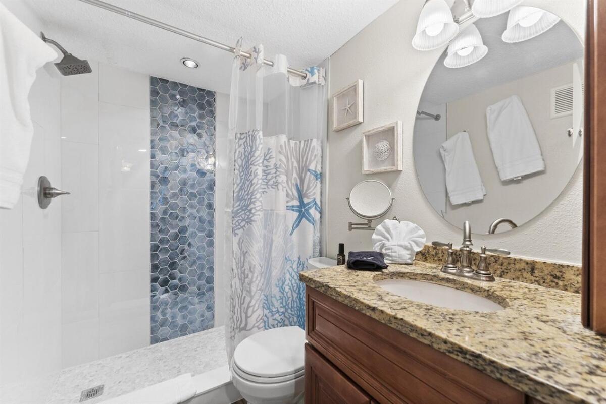 Beachfront Getaway 2br-2ba *
