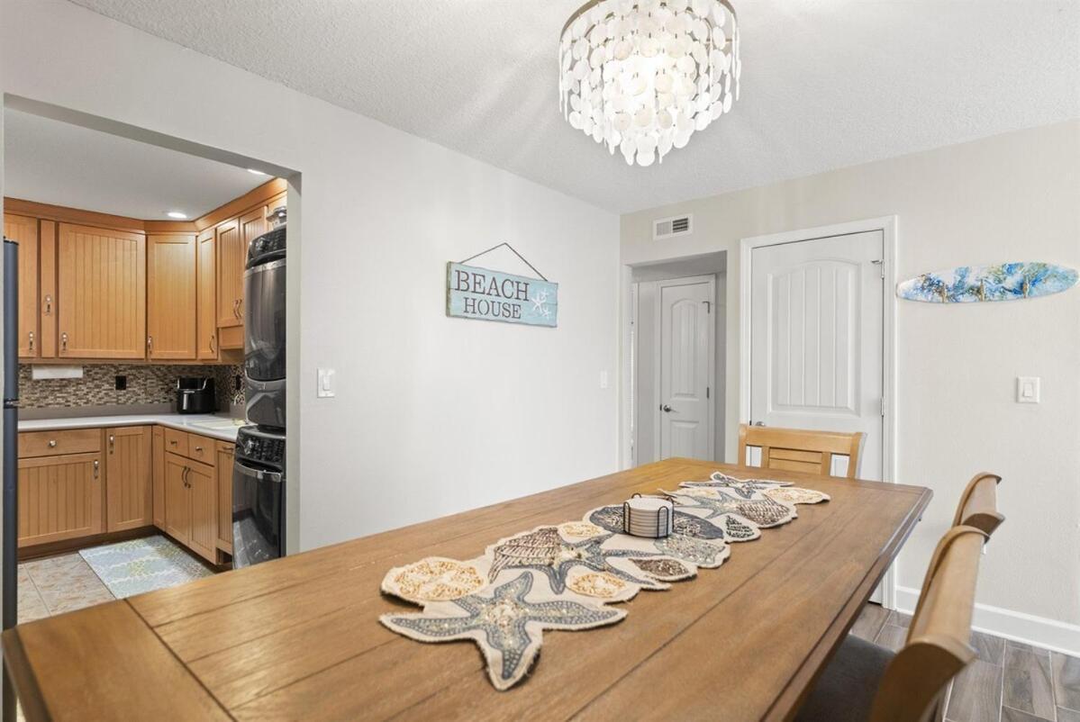 Beachfront Getaway 2br-2ba Apartment